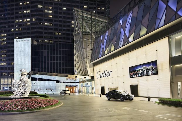 Louis Vuitton and Cartier shops in Shanghai. (Shutterstock)