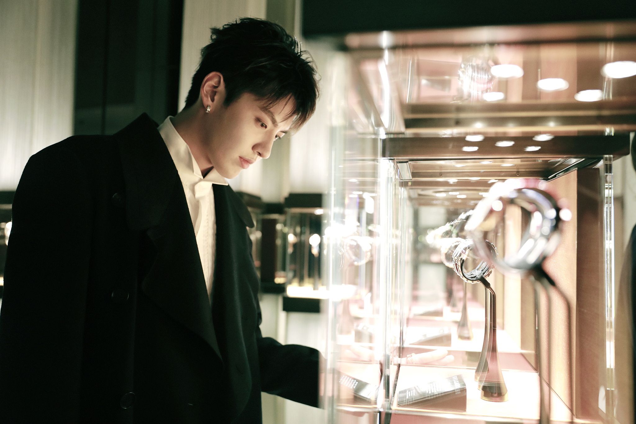 6 Male Luxury Brand Ambassadors in China You Need to Know