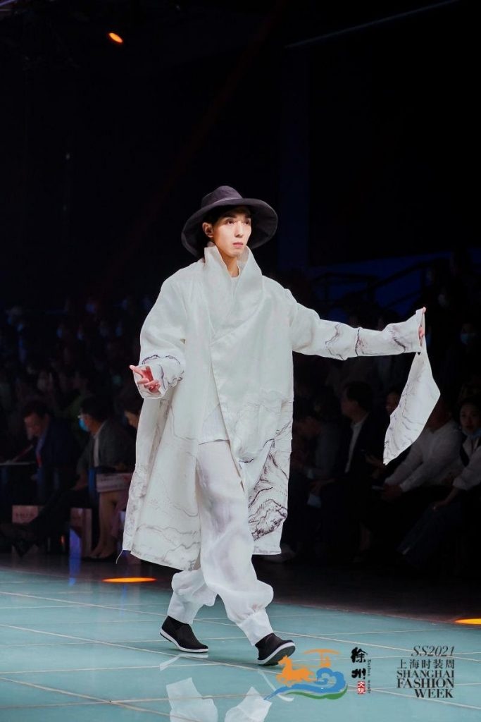 A Hanfu show from SS2021 Shanghai Fashion Week. Photo: Weibo