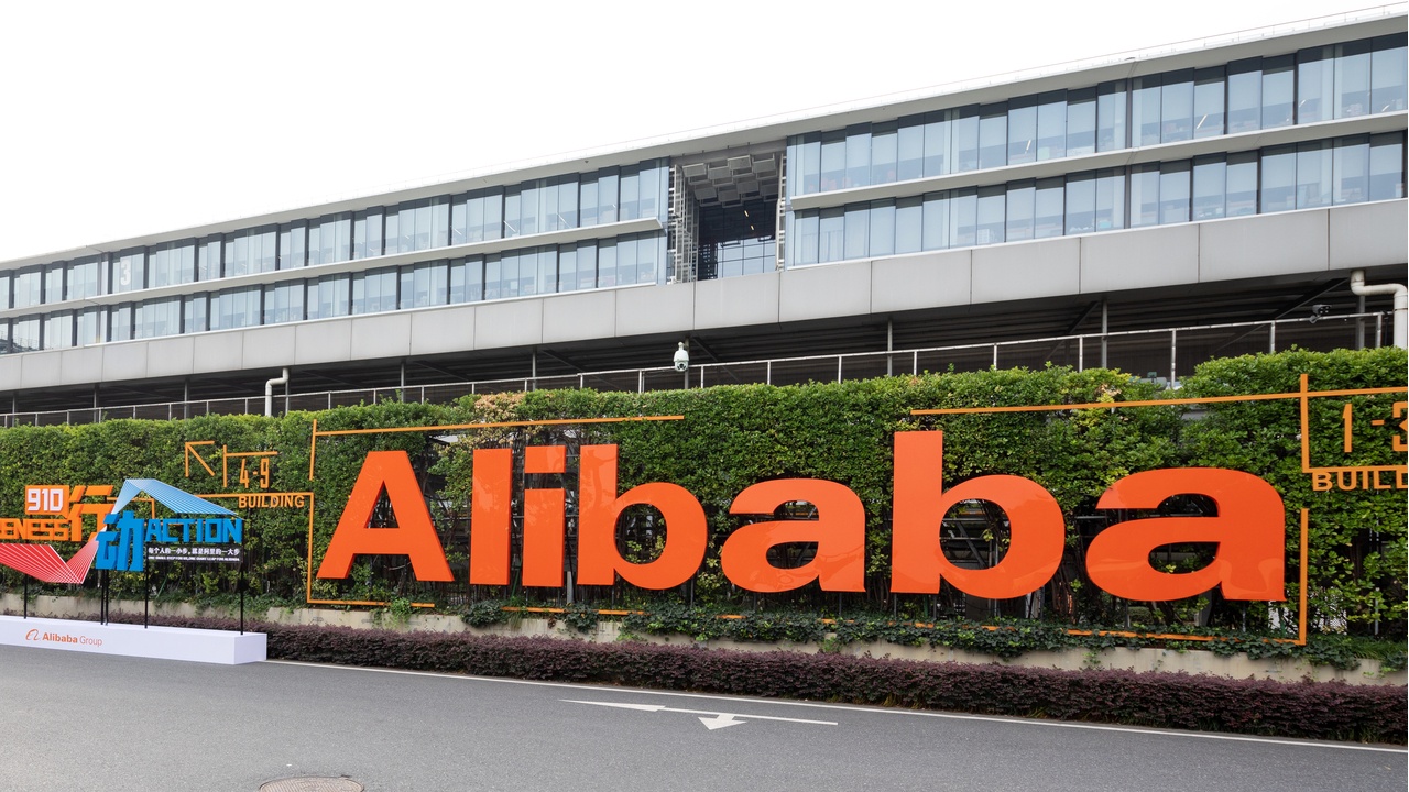 On February 2, Alibaba reported that revenue soared 37 percent year-over-year to $33.89 billion in the December quarter, beating analysts’ estimates. Photo: Shutterstock