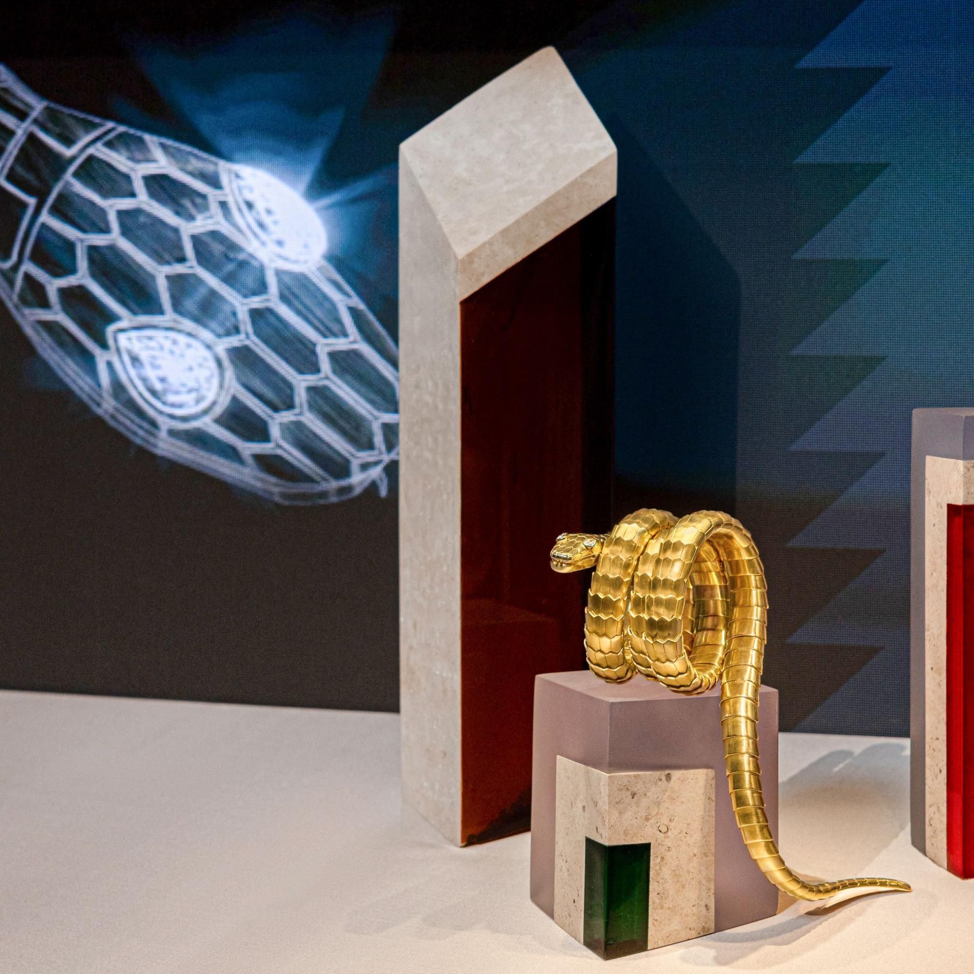 アート・デザイン・音楽 BVLGARI SERPENTI COLLECTION アート・デザイン・音楽 BVLGARI SERPENTI COLLECTION The very first