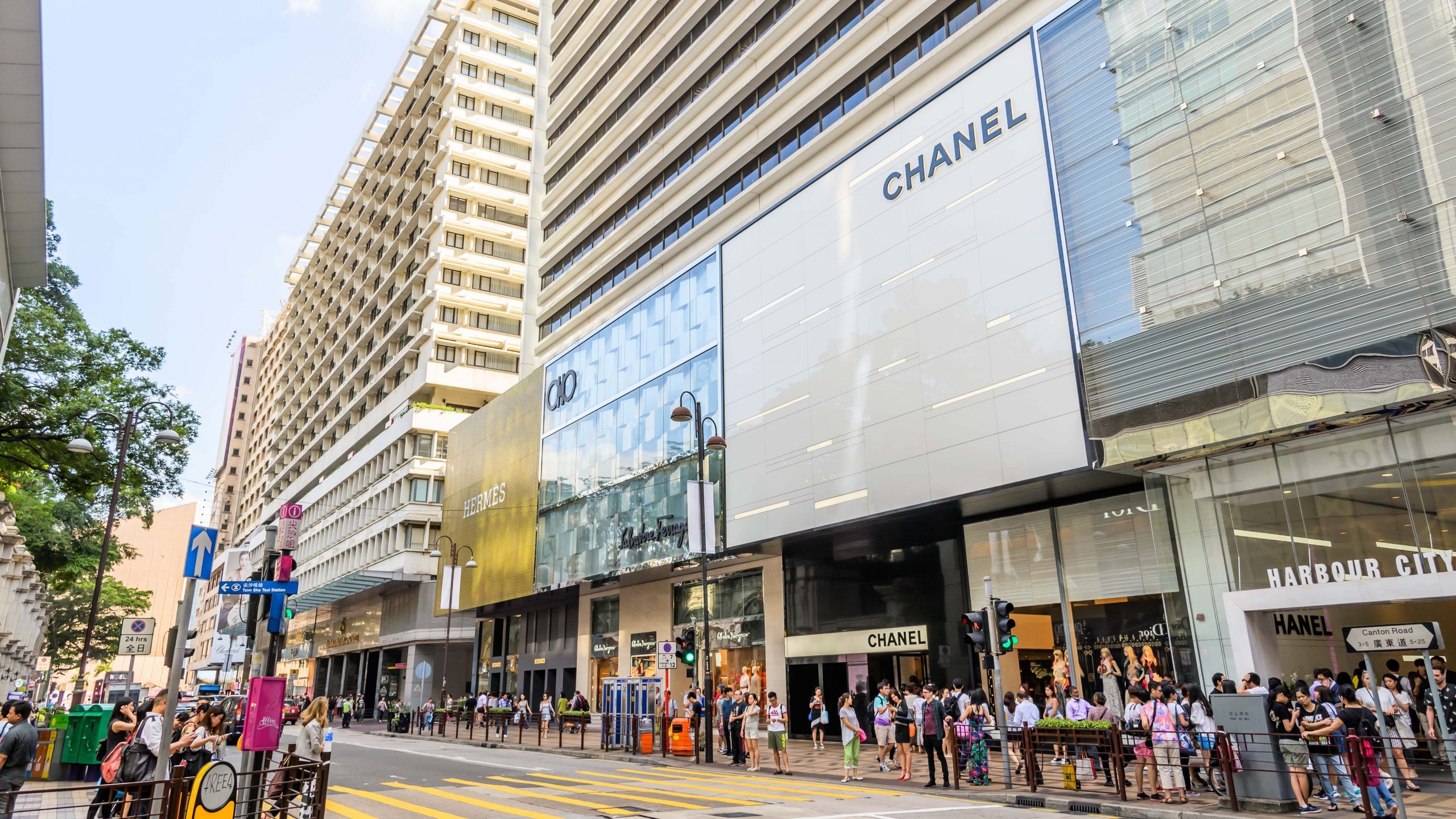 As LVMH, Burberry and other luxury companies reduce their presence in Hong Kong, Chanel appears to be taking the opposite approach. Photo: Shutterstock