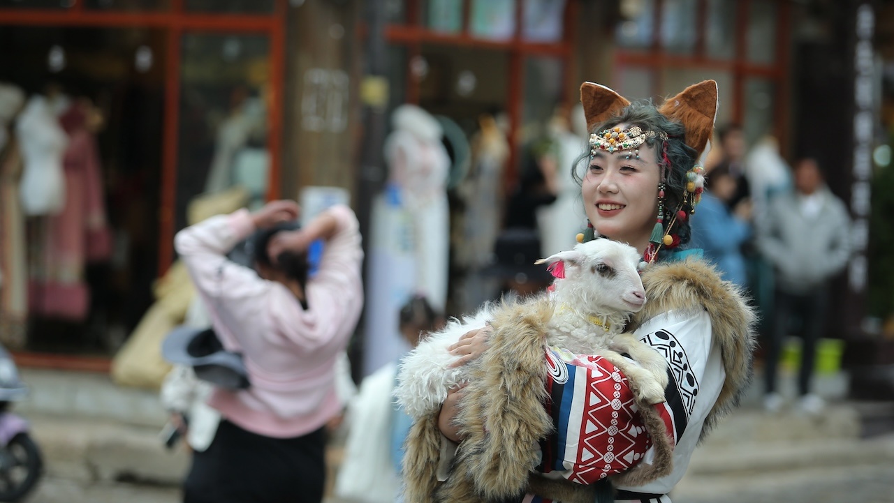 Young Chinese tourists are adventurous, culturally inclined, and eager to expand their horizons. Image: Getty Images