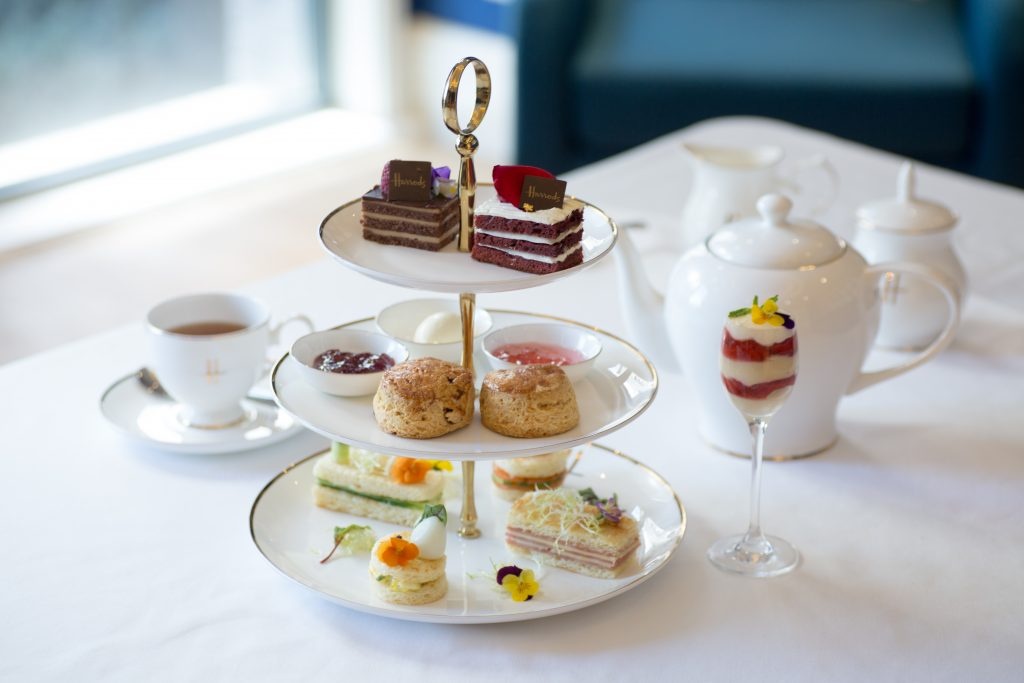 The Harrods Tearoom is the first of its kind outside of Harrods in London, and further demonstrates the Chinese desire for a taste of the British lifestyle. The British House also sells Harrods' own pantry goods and gifts.