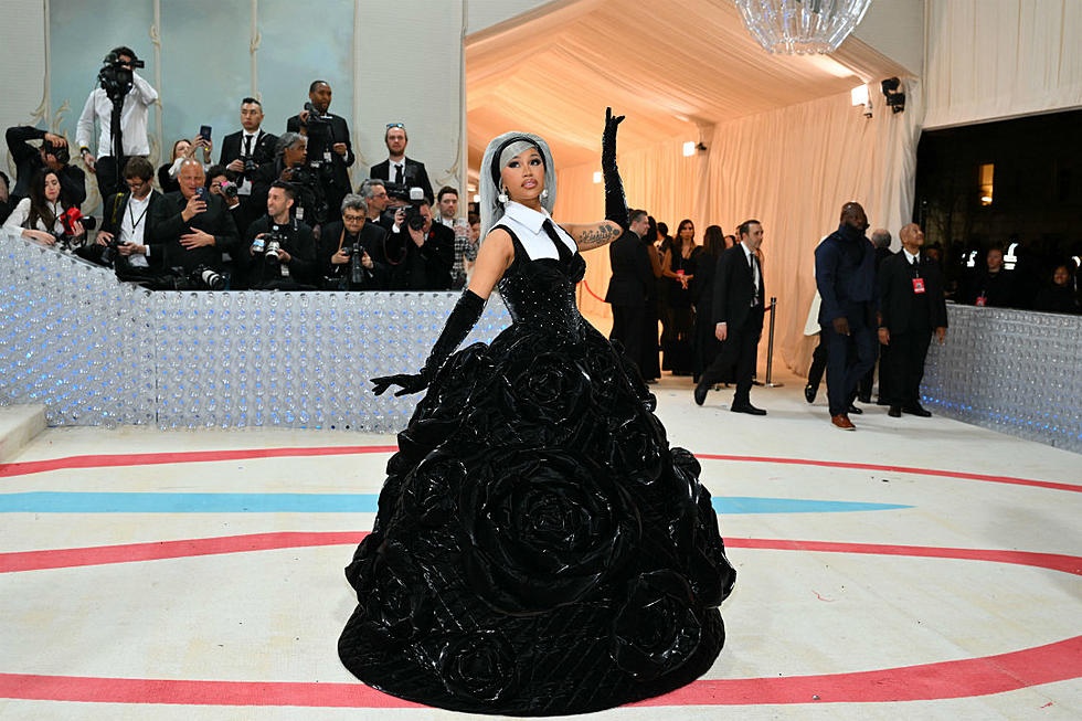 Cardi B wearing custom Chen Peng at the 2023 Met Gala. Photo: Yahoo