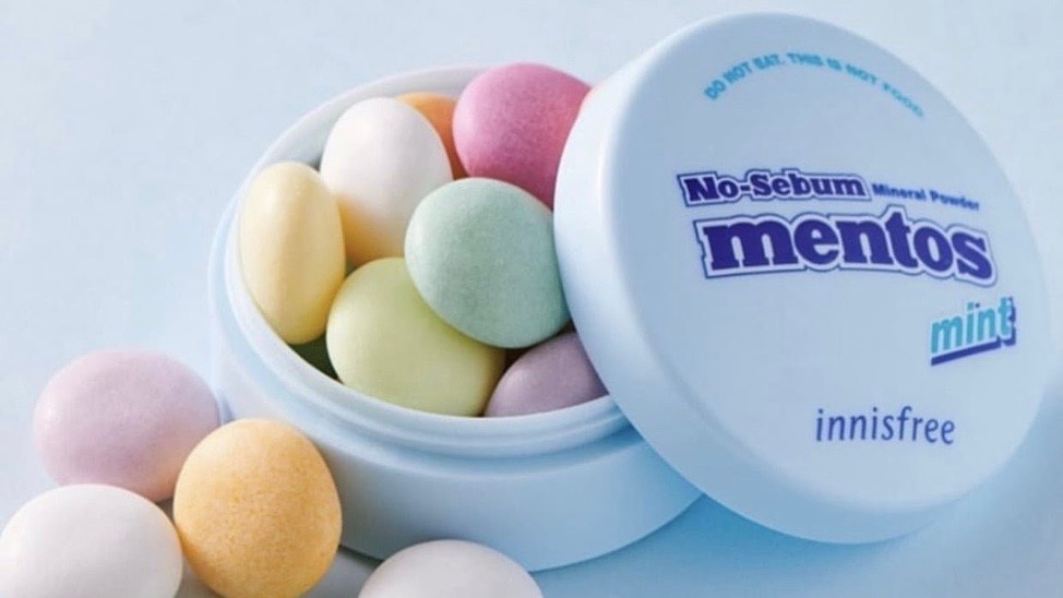 Innisfree's beauty powder in collaboration with mint candy brand Mentos. Photo: Courtesy of Innisfree