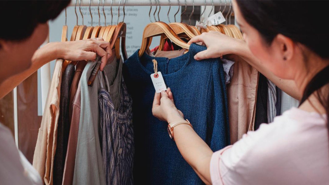 Given China's tight job market, Gen Z consumers are turning to food-themed blind boxes and discount snack stores to save a penny. Image: Shutterstock