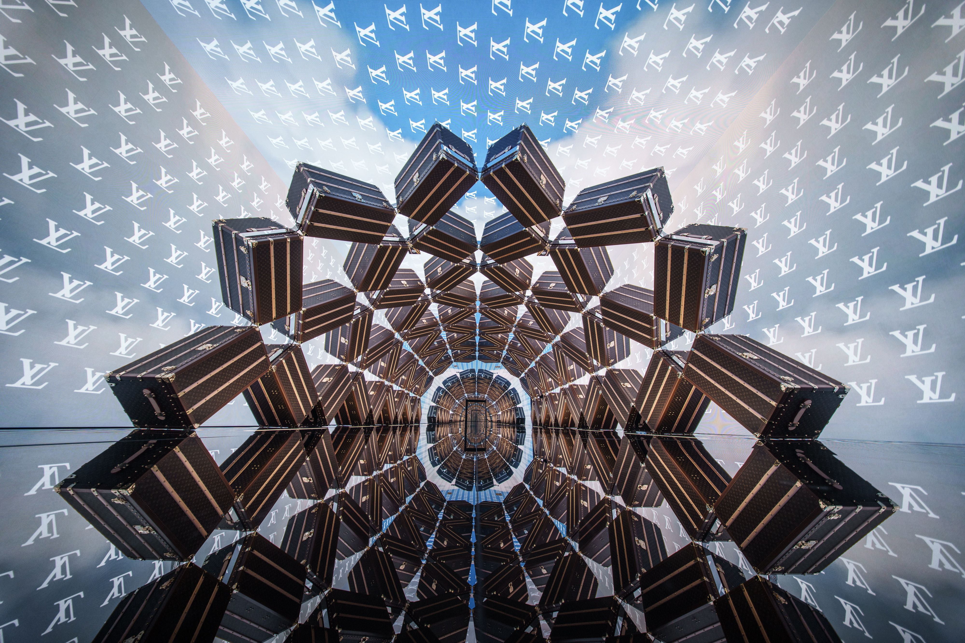 【新品】LOUIS VUITTON 上海 CITY GUIDE Shanghai City Guide Shanghai - Trunks, Travel and Home - Library