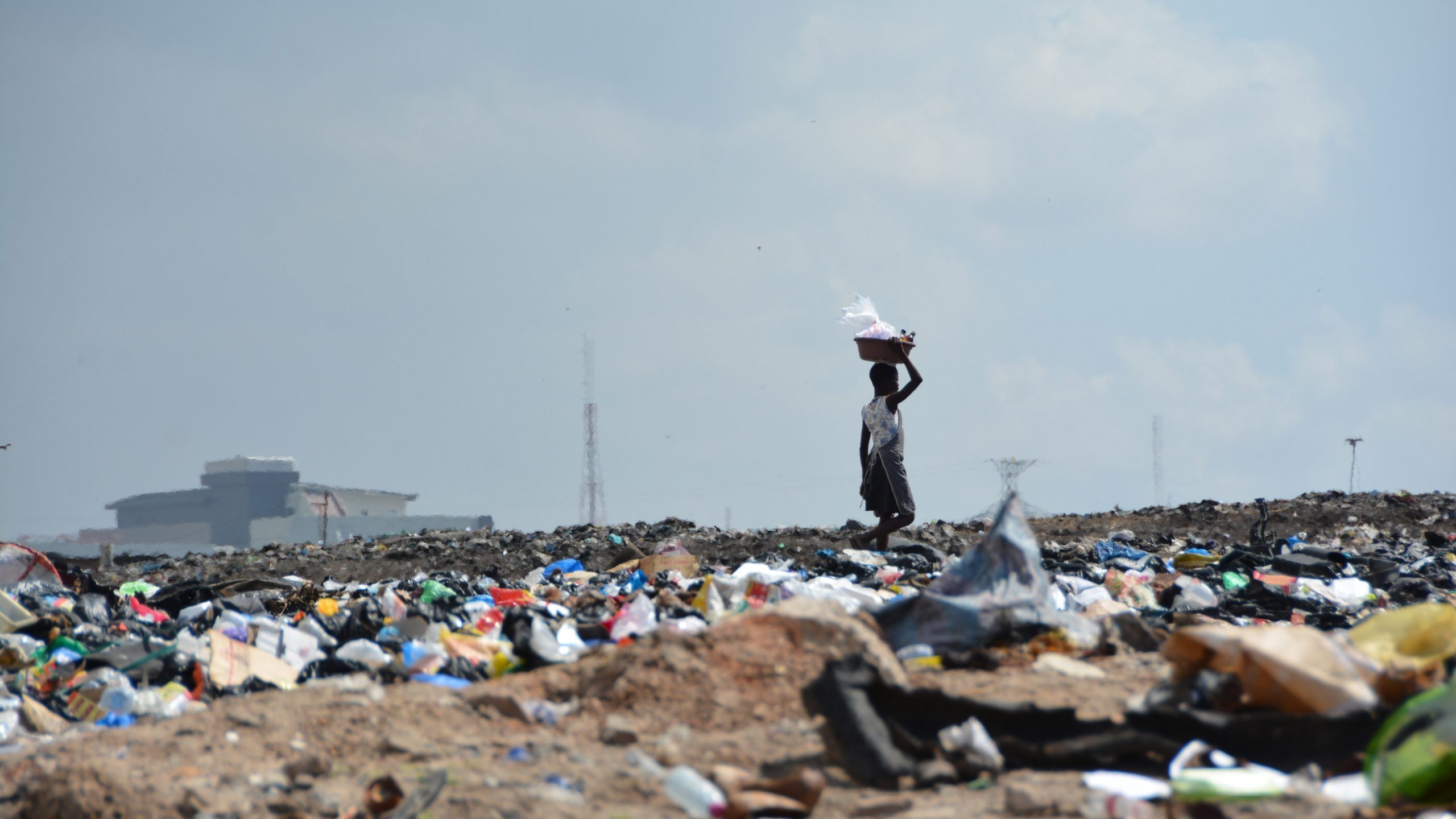 Hong Kong’s fashion industry grapples with implementing sustainable fashion practices amid the escalating issue of clothing waste. Photo: Unsplash 