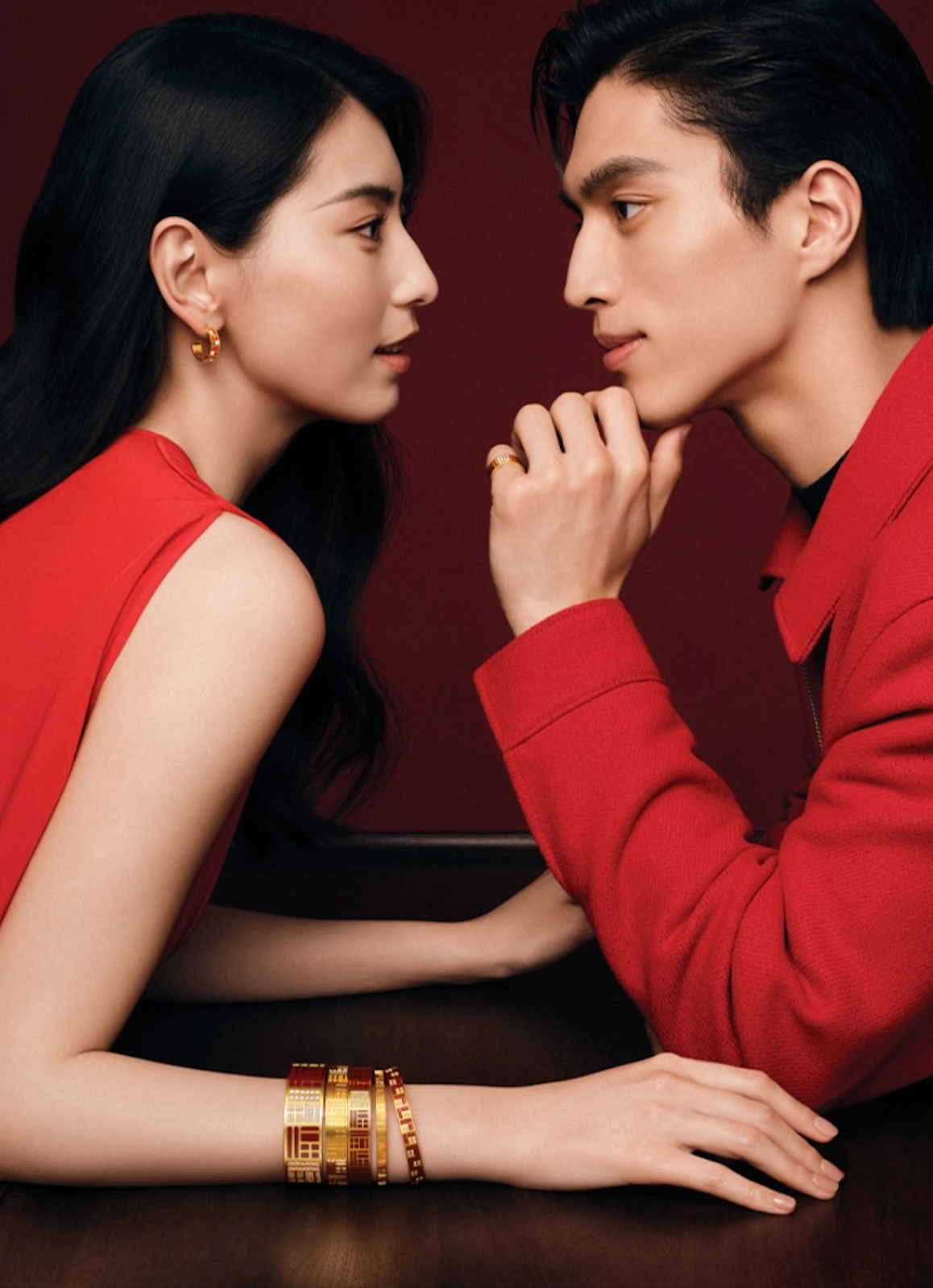 Chow Tai Fook Qixi campaign featuring a couple wearing the brand's gold jewelry. Image: Chow Tai Fook's Weibo