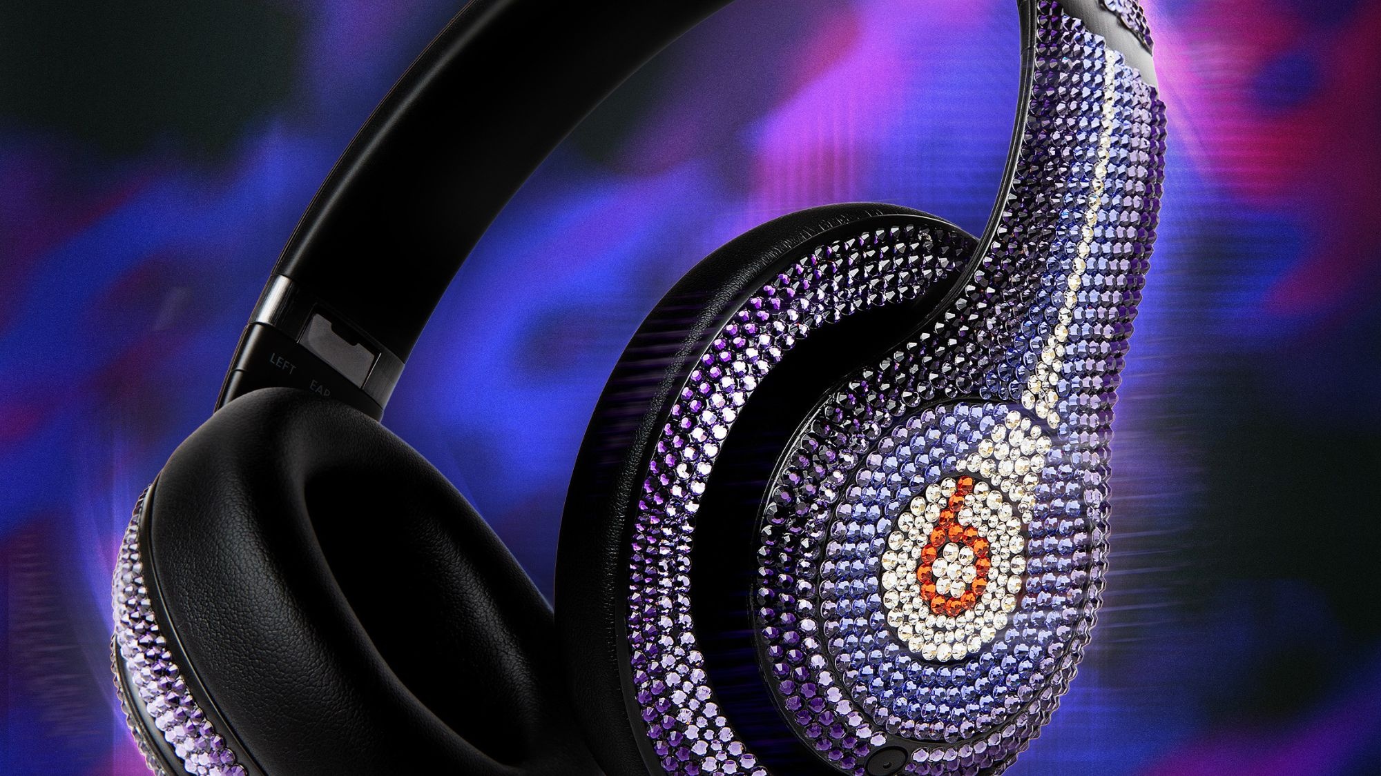 Windowsen reimagines the Beats Studio Pro headphones to accessorize Fall 2024. Photo: Windowsen