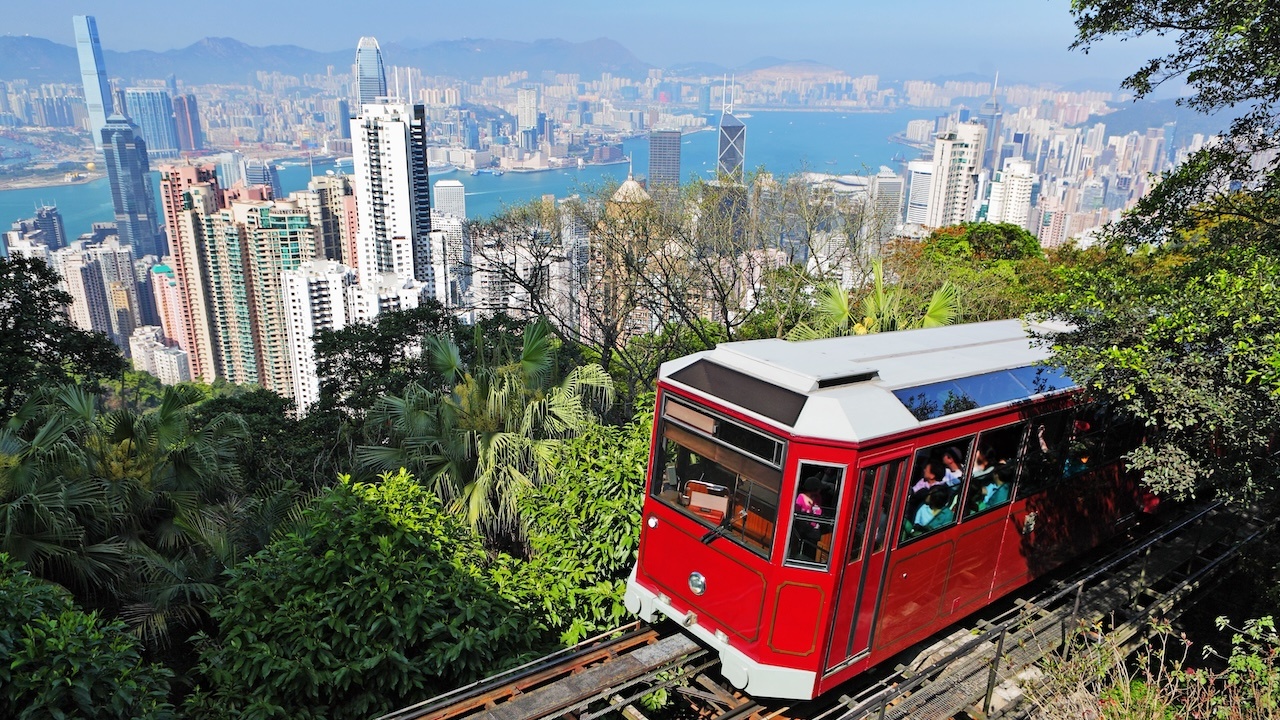 Hong Kong and Singapore are rolling out incentives to attract more ultra-high-net-worth investors and individuals. Image: Shutterstock