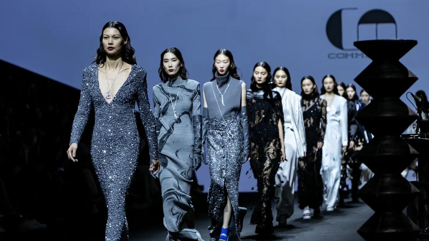 Emerging Chinese Fashion Talents Steal The Show At Shanghai Fashion ...