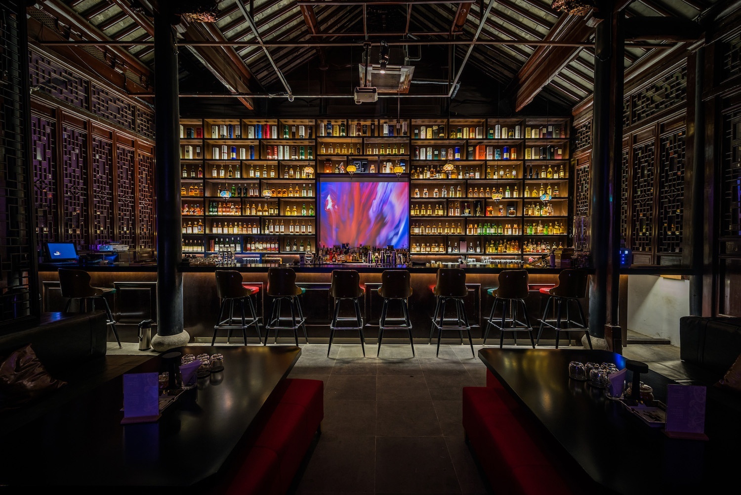 A whiskey bar in Suzhou, China. Photo: VCG