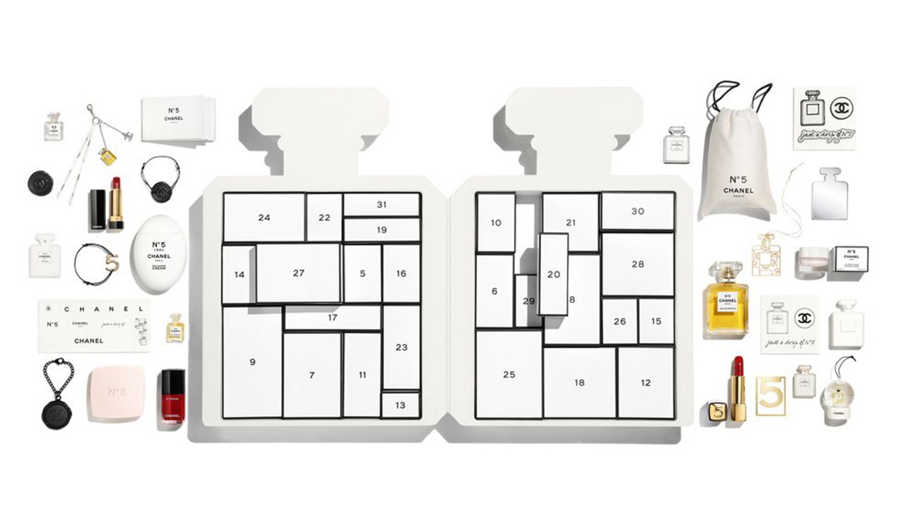 Chanel launched its first-ever Christmas Advent calendar. Yet, netizens called out the brand for fraud as the price of the surprise box was much higher than what was in it. Photo: Chanel