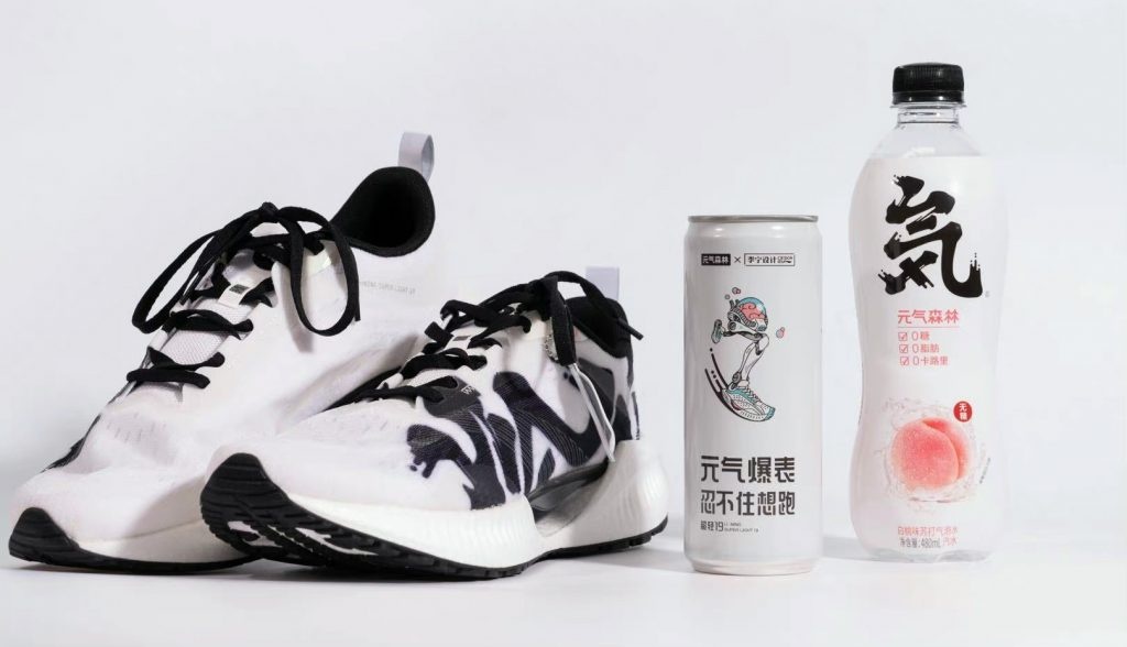 The Genki Forest x Li-Ning collaboration includes running shoes and peach-flavored sparkling water. Photo: Genki Forest's Weibo