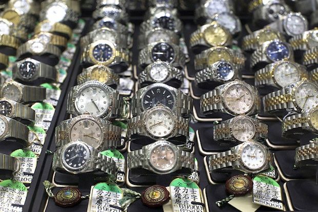 Young Chinese Consumers Turn To Pawn Shops For Luxury Goods Jing