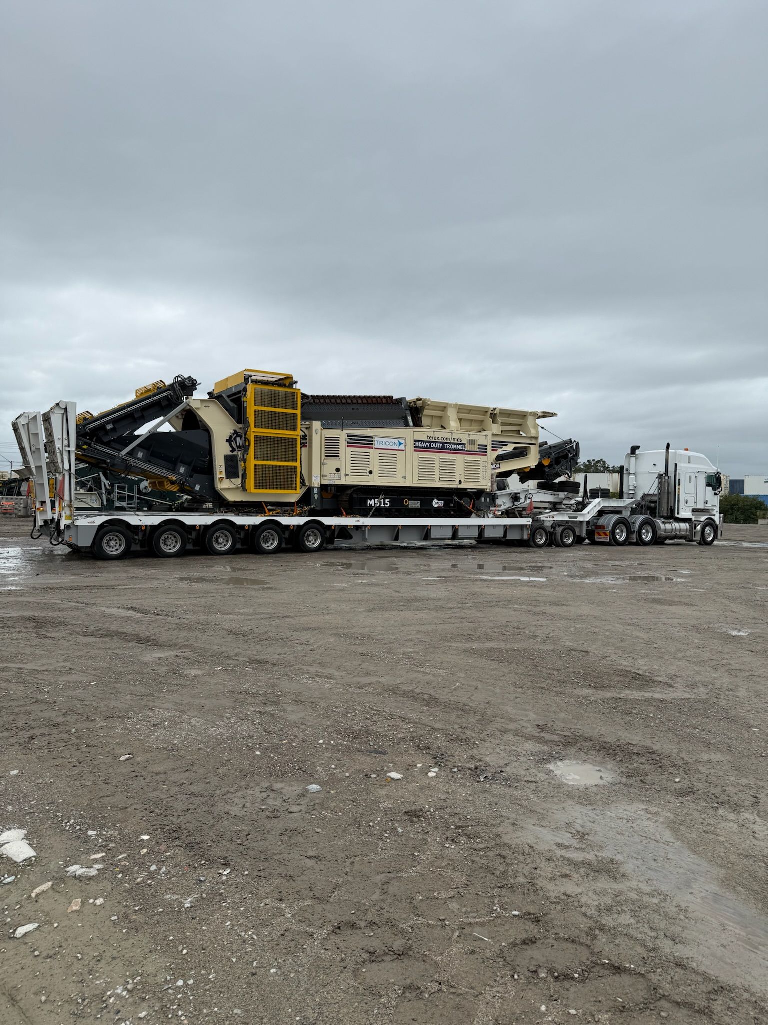 Low Loader Transport