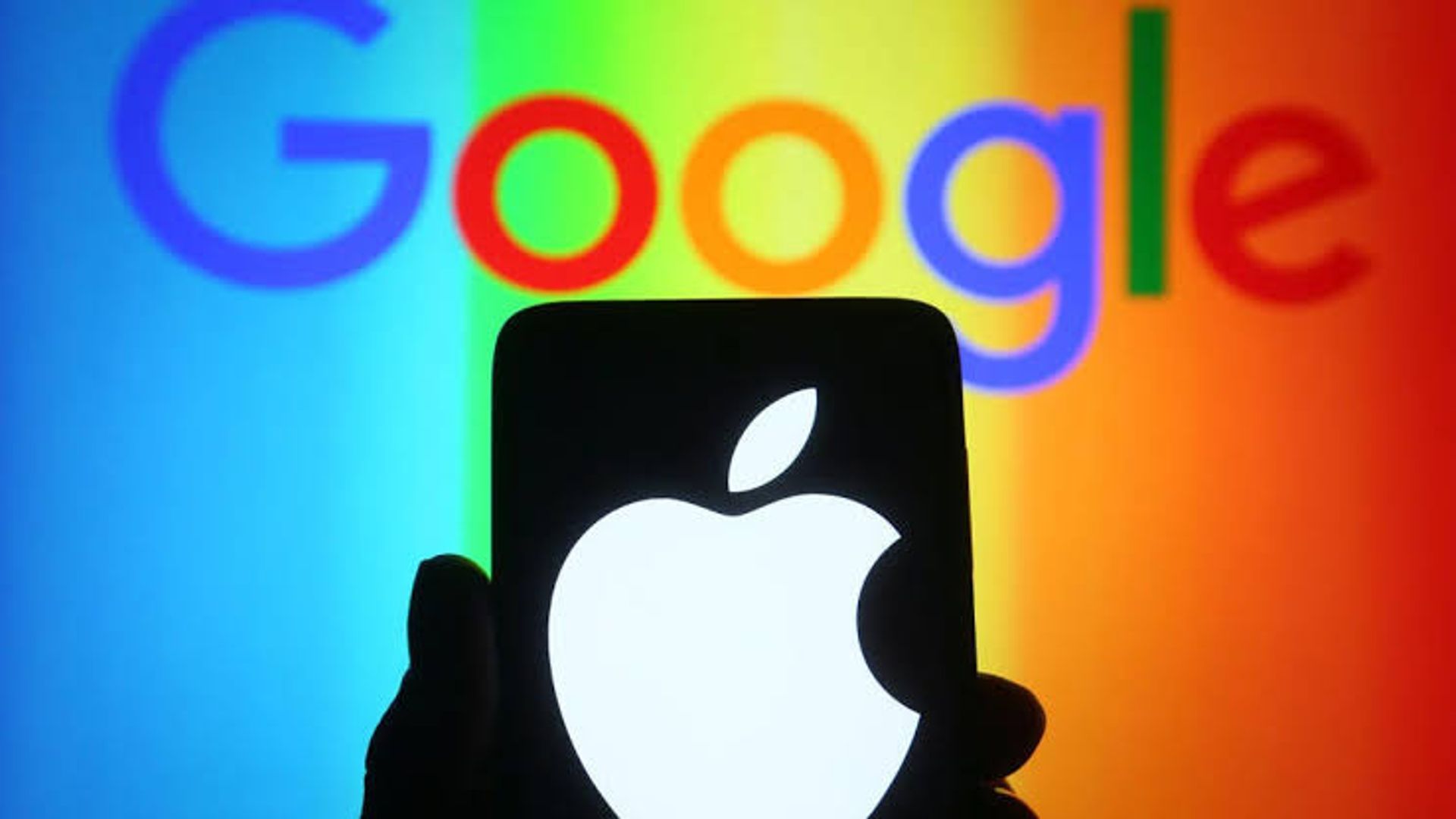 Illustratsioon: EL sunnib Google’it Androidi AI-assistentidele avama, Apple lükkab Siri AI Euroopas edasi