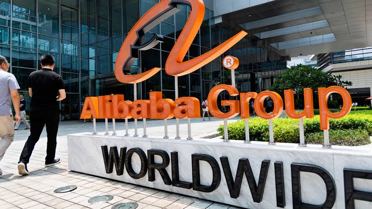 Alibaba keelab Claude'i kasutamise, Anthropicuga vaidlus jõuab arendajate tööriistadesse