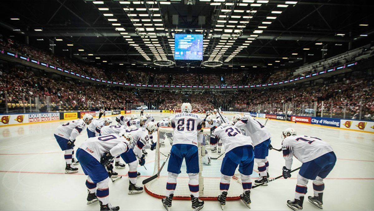 The world’s first «climate positive» hockey team