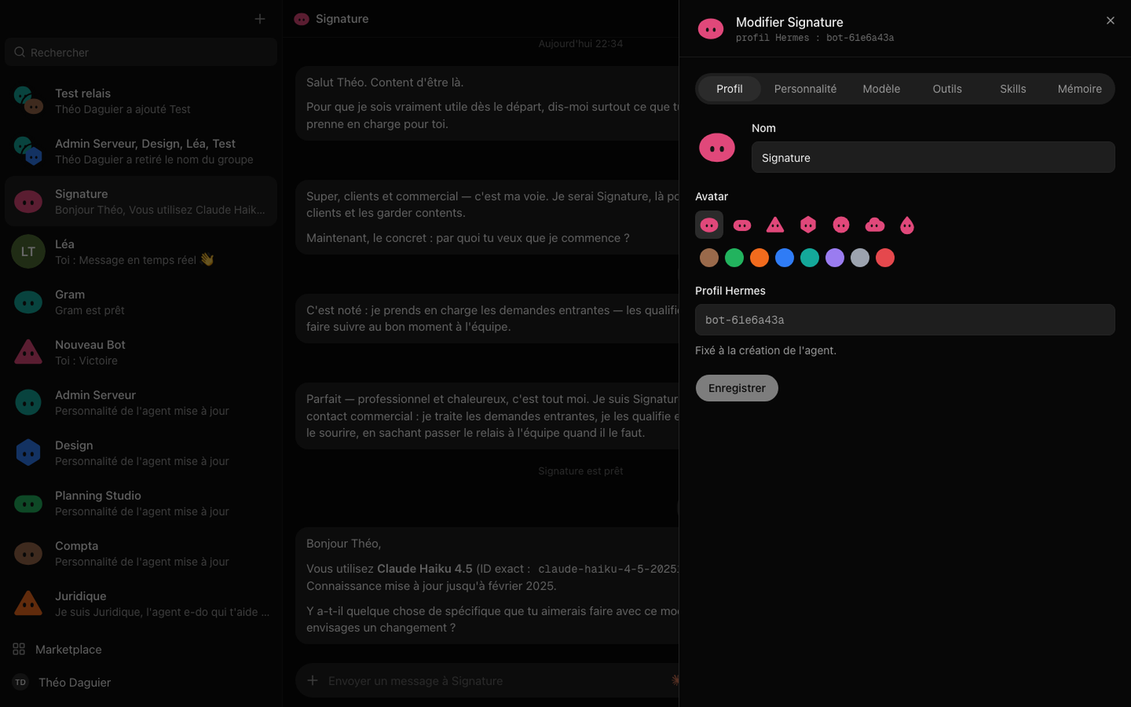 Capture d’écran d’Agora : la liste des conversations et le panneau de modification de l’agent Signature