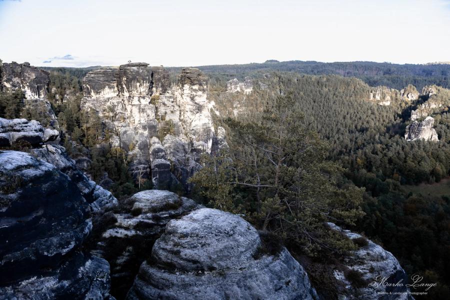 Über die Felskuppen der Bastei
