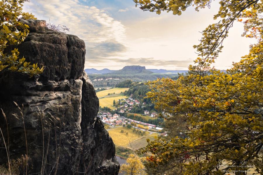 Felsturm über dem Elbtal bei Rathen