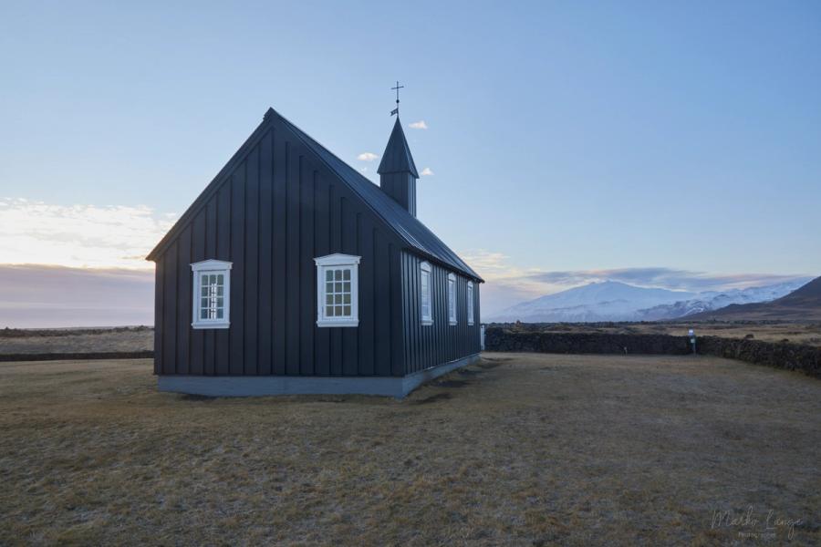 Die Búðakirkja im Winter