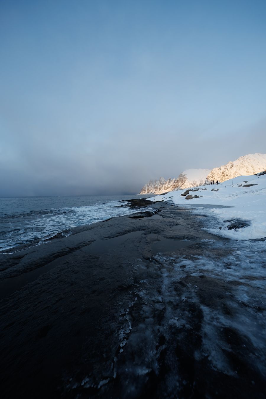 Felsrücken ins Nordmeer
