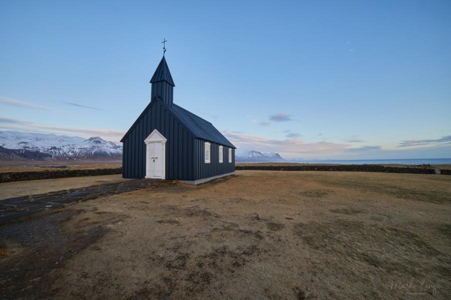 Weg zur Búðakirkja