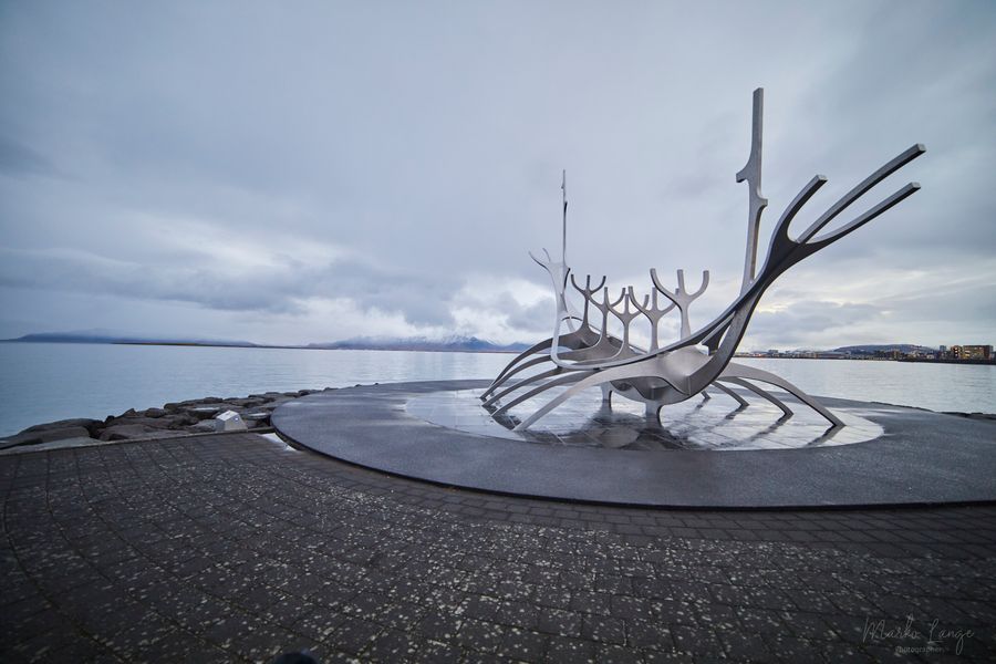 Sólfar vor der Bucht von Reykjavík