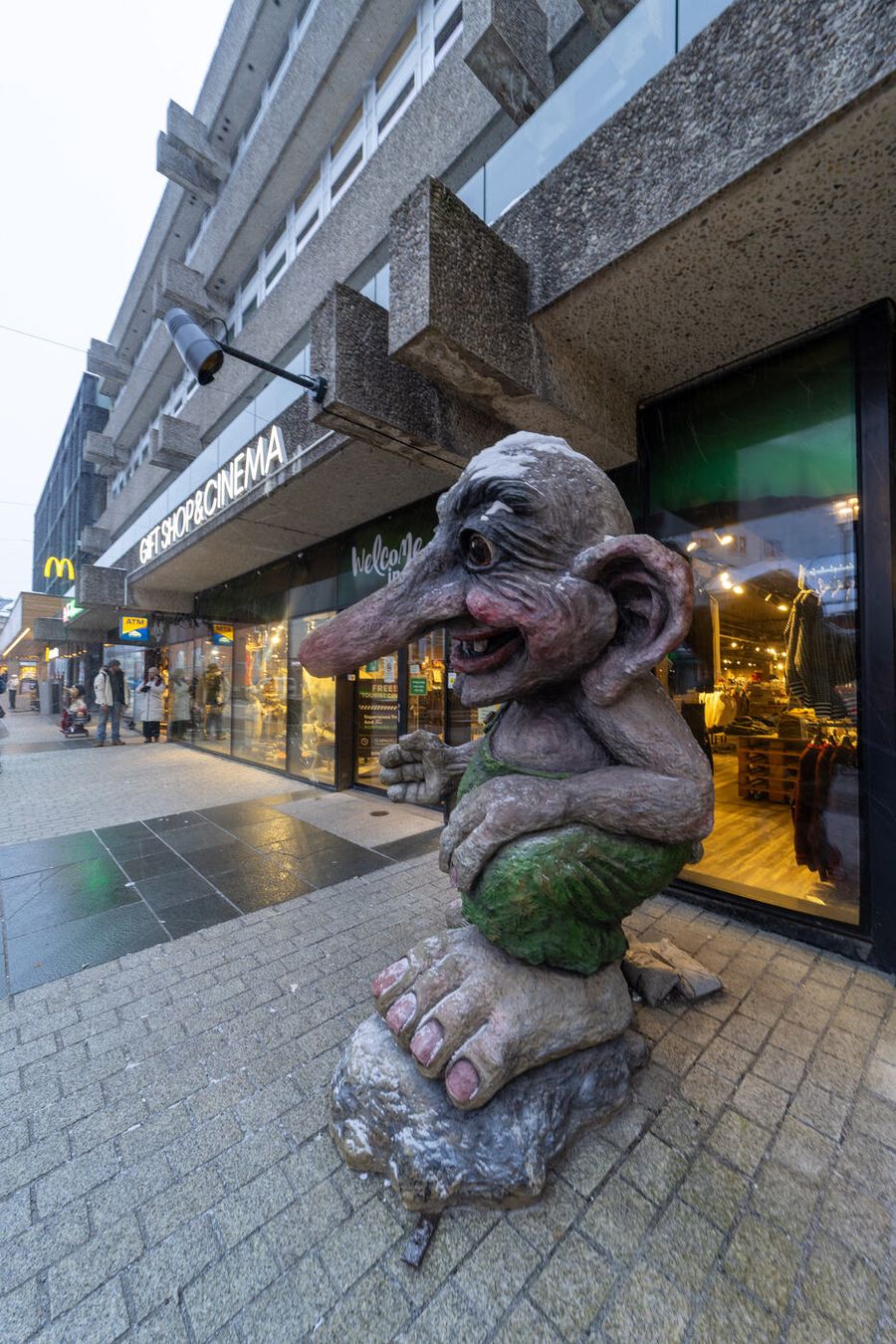 Trollfigur vor der Fußgängerzone
