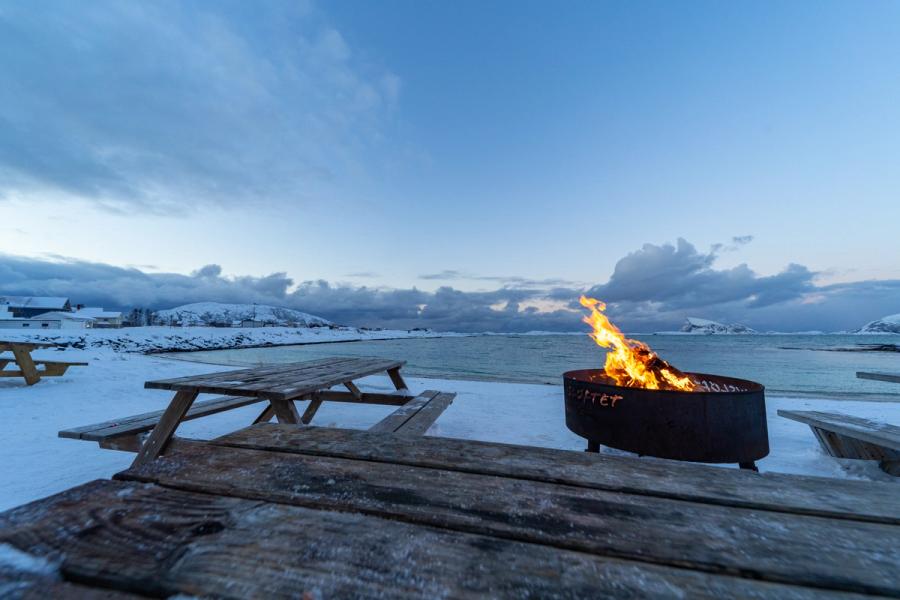 Feuerschale am Fjord