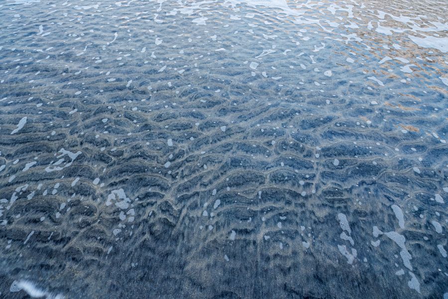 Rippelmuster im Wintersand