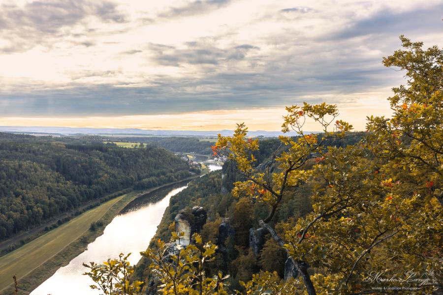 Wolkenstimmung über der Elbe