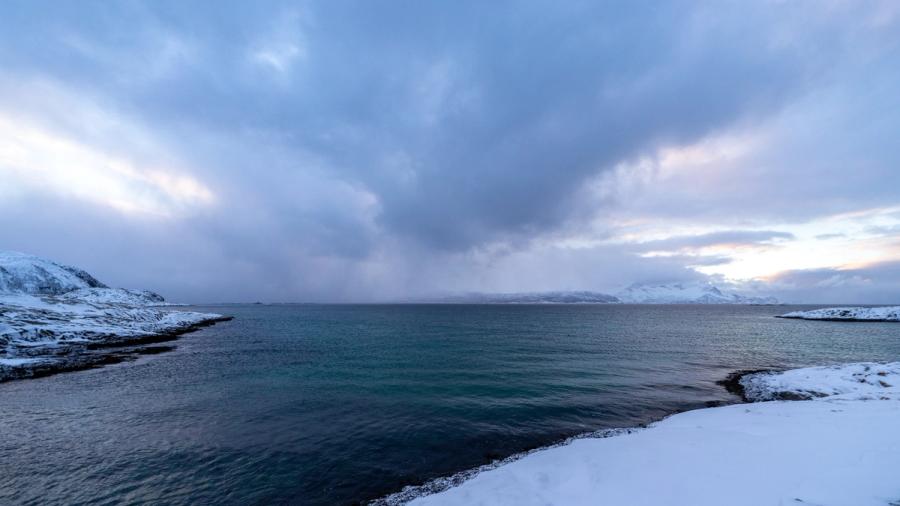 Wolkenwand über dem Sund