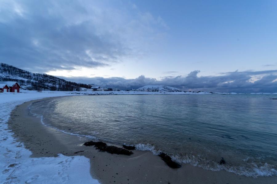 Bucht mit rotem Haus
