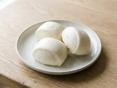 Mantou (Chinese steamed bun)