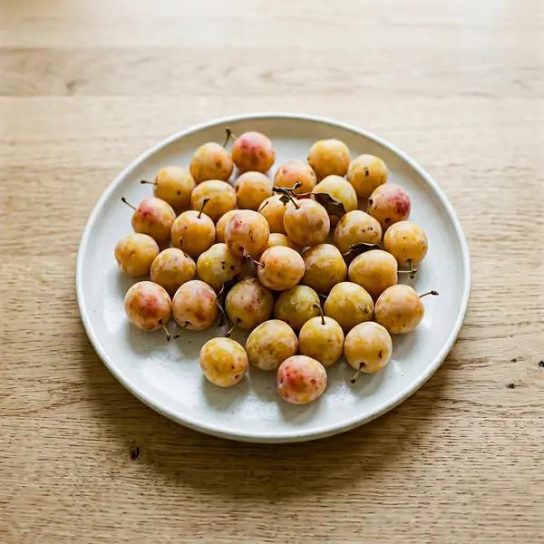 Mirabelle Plum