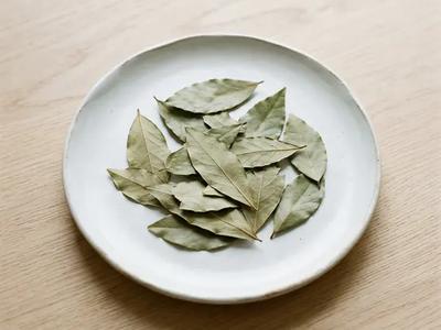 Bay leaves