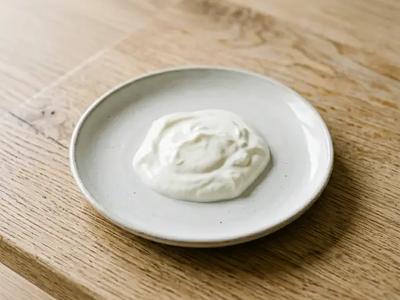 Plain low-fat yogurt