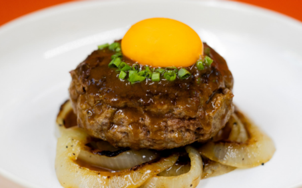 Gemini บอกว่า Wagyu Hamburg Steak — rich, juicy, irresistible. 🥩🍳