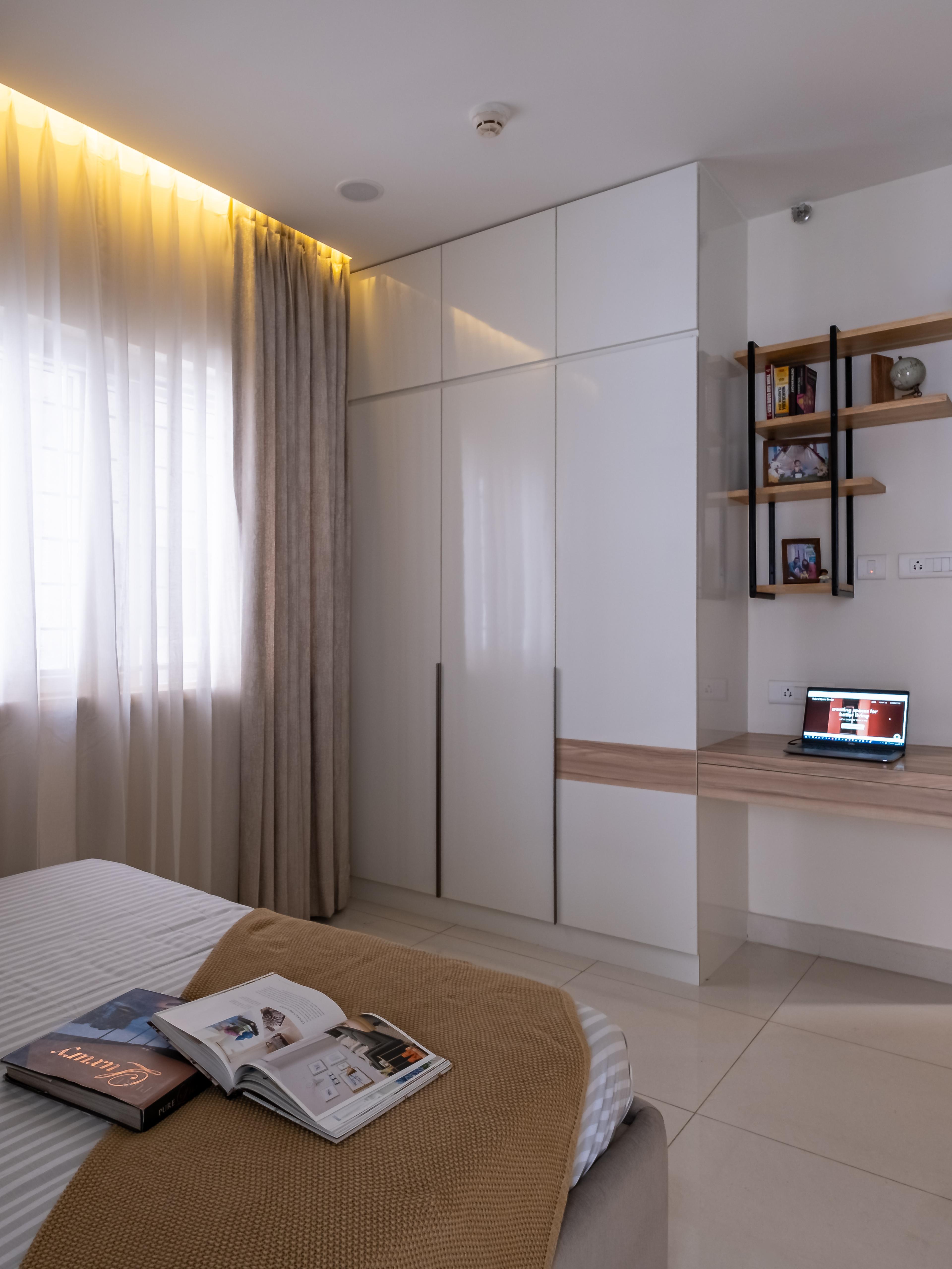 Apartment 403 thumbnail 1