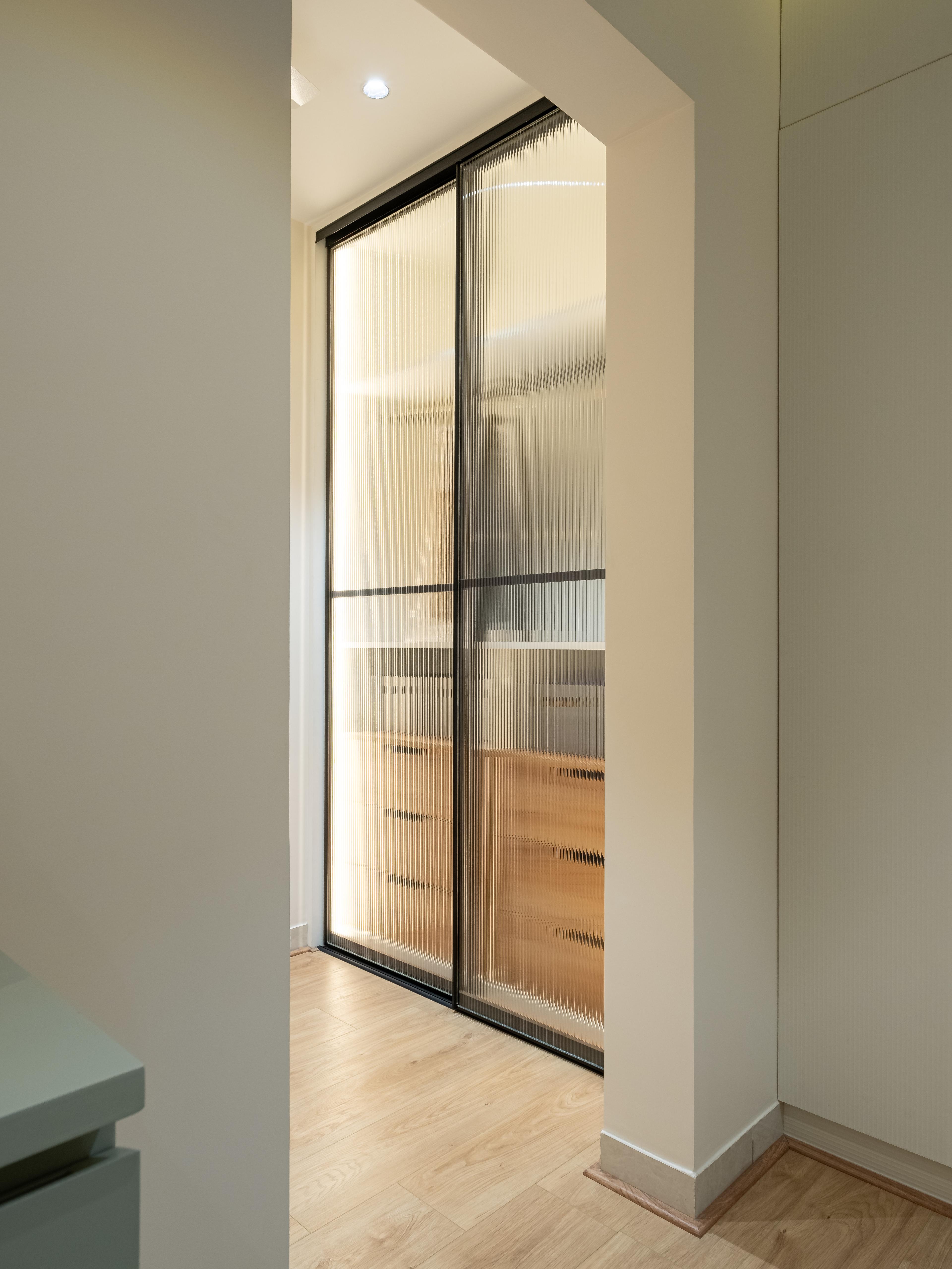 Apartment 2103 thumbnail 3