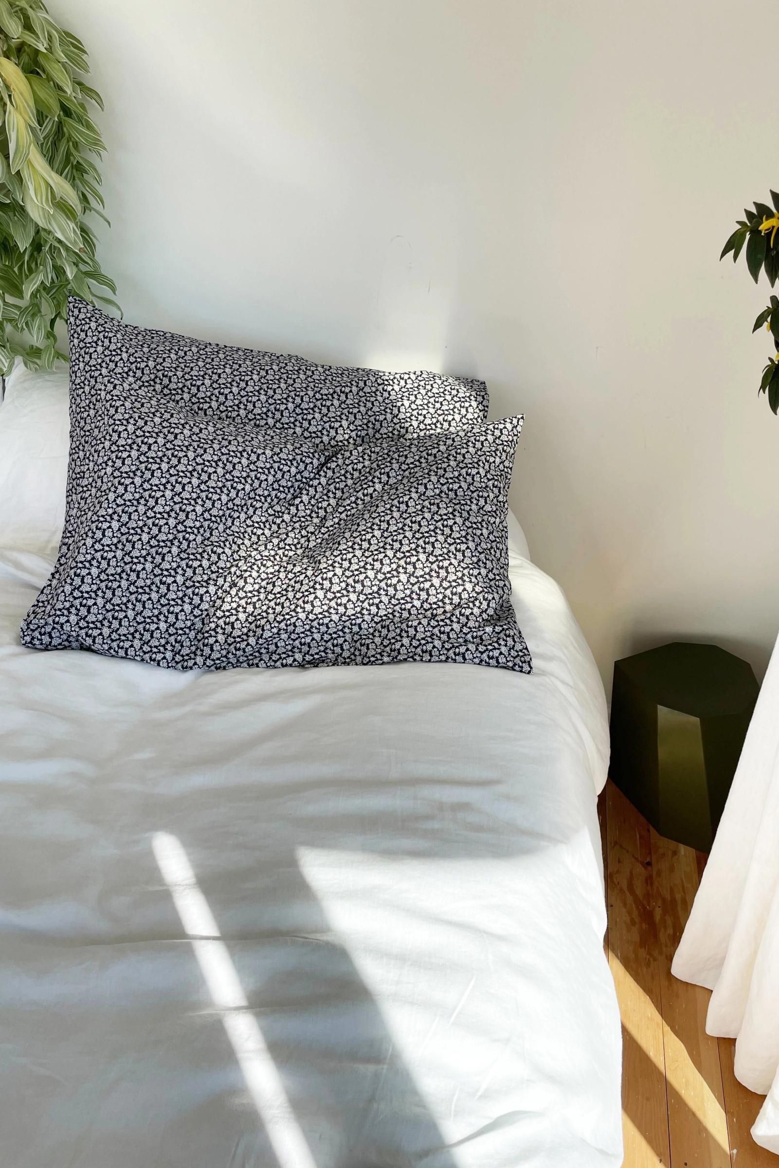 Swimming Flora Pillowslip set - Image 1