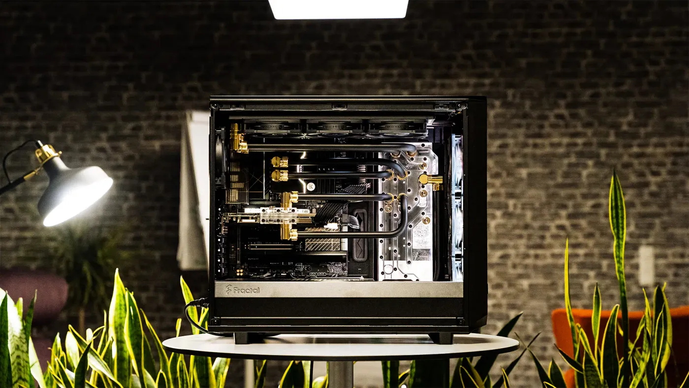 Schwarz matte Tubes mit goldenen Fittingen 4.jpg – MIFCOM