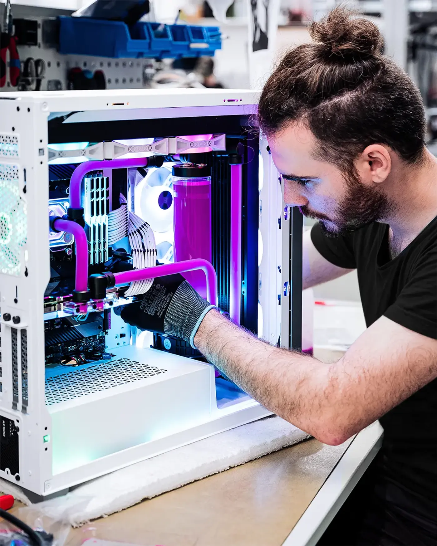 Montage Wakue mit lila Kueflue – MIFCOM