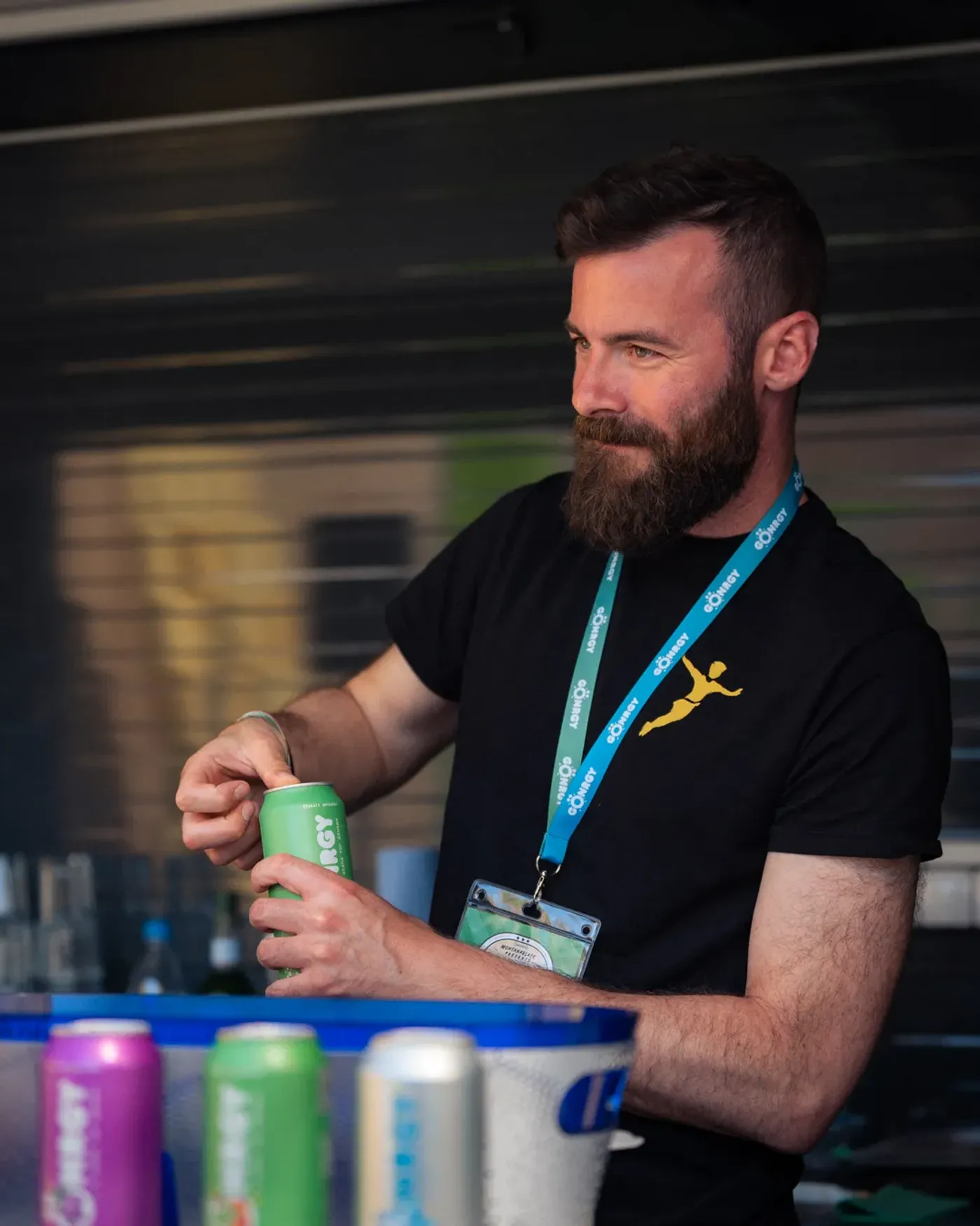 SkylineTV und Alexisshv moderieren den Twitch-Stream von MontanaBlack88 auf dem MYLE 24