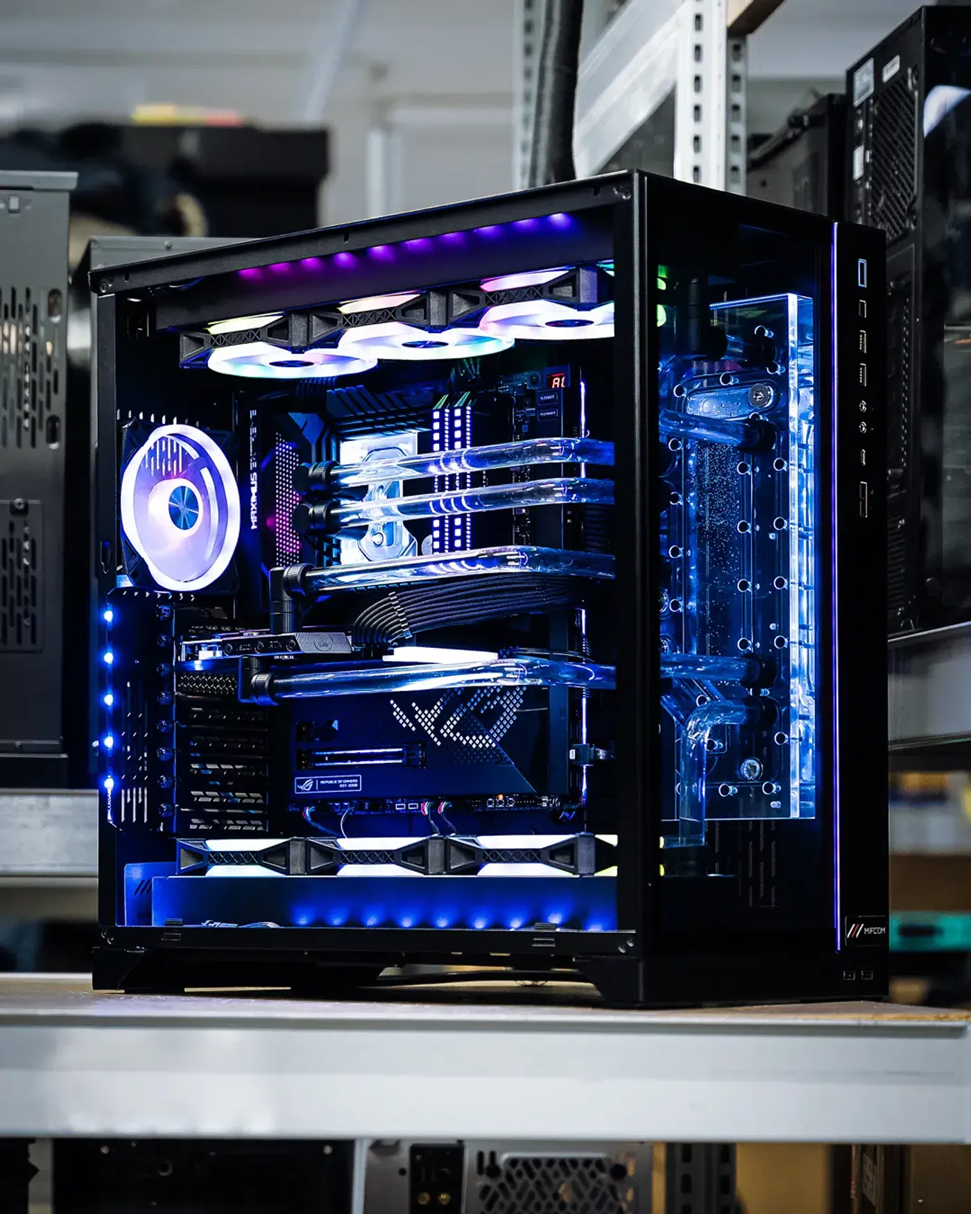 blau lila LianLi.jpg – MIFCOM